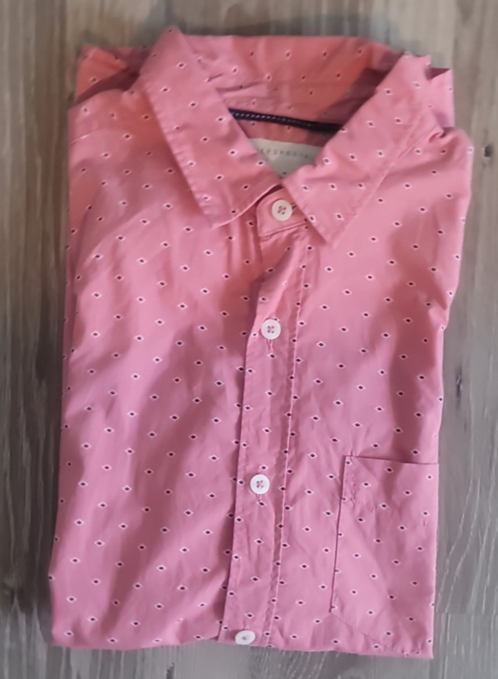 Aeropostale Men's M Short Sleeve Geometric Button-Up Shirt Red Diamond Print